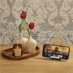 Okiyo Hakka Bamboo & Recycled Aluminium Wireless Charging Phone Stand - Image 4